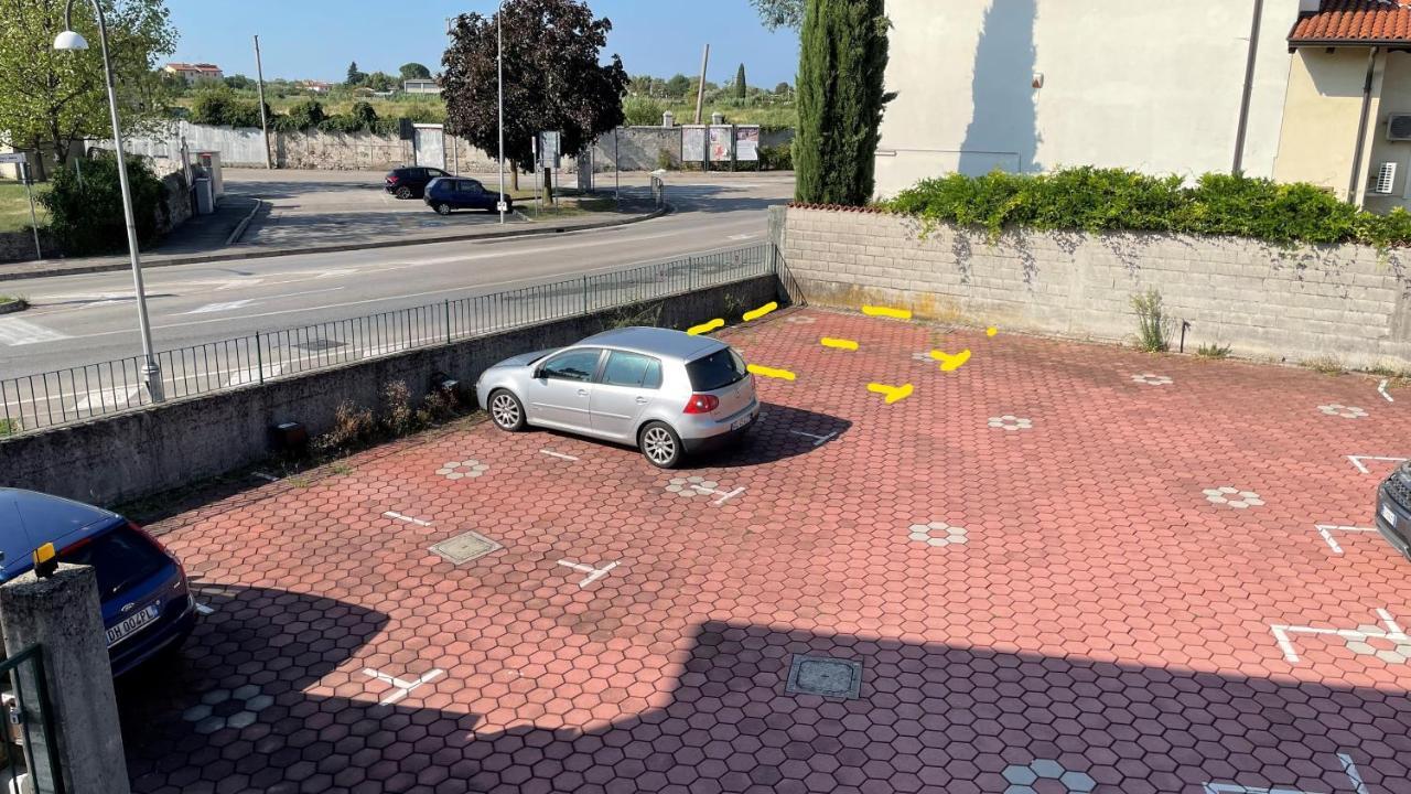 Rose E Frutta - Yellow Daisy Ronchi Dei Legionari Εξωτερικό φωτογραφία